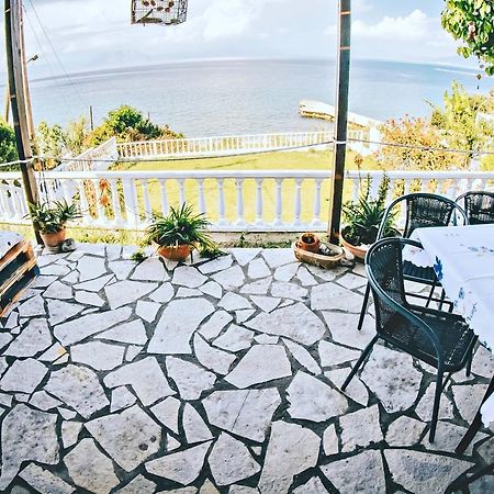 Villa Galanis By The Sea Niforeika Exterior photo